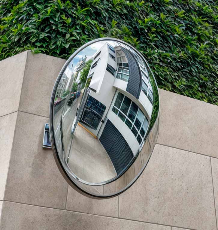 Kit de tornillería y taquetes incluidos para montaje de espejo de seguridad